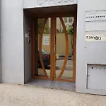 Cloud 9 House 아파트