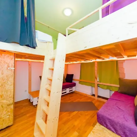 Cloud 9 House Апартаменты *