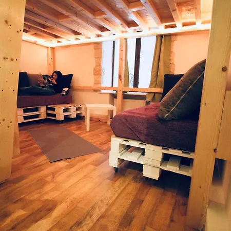 Cloud 9 House Boekarest